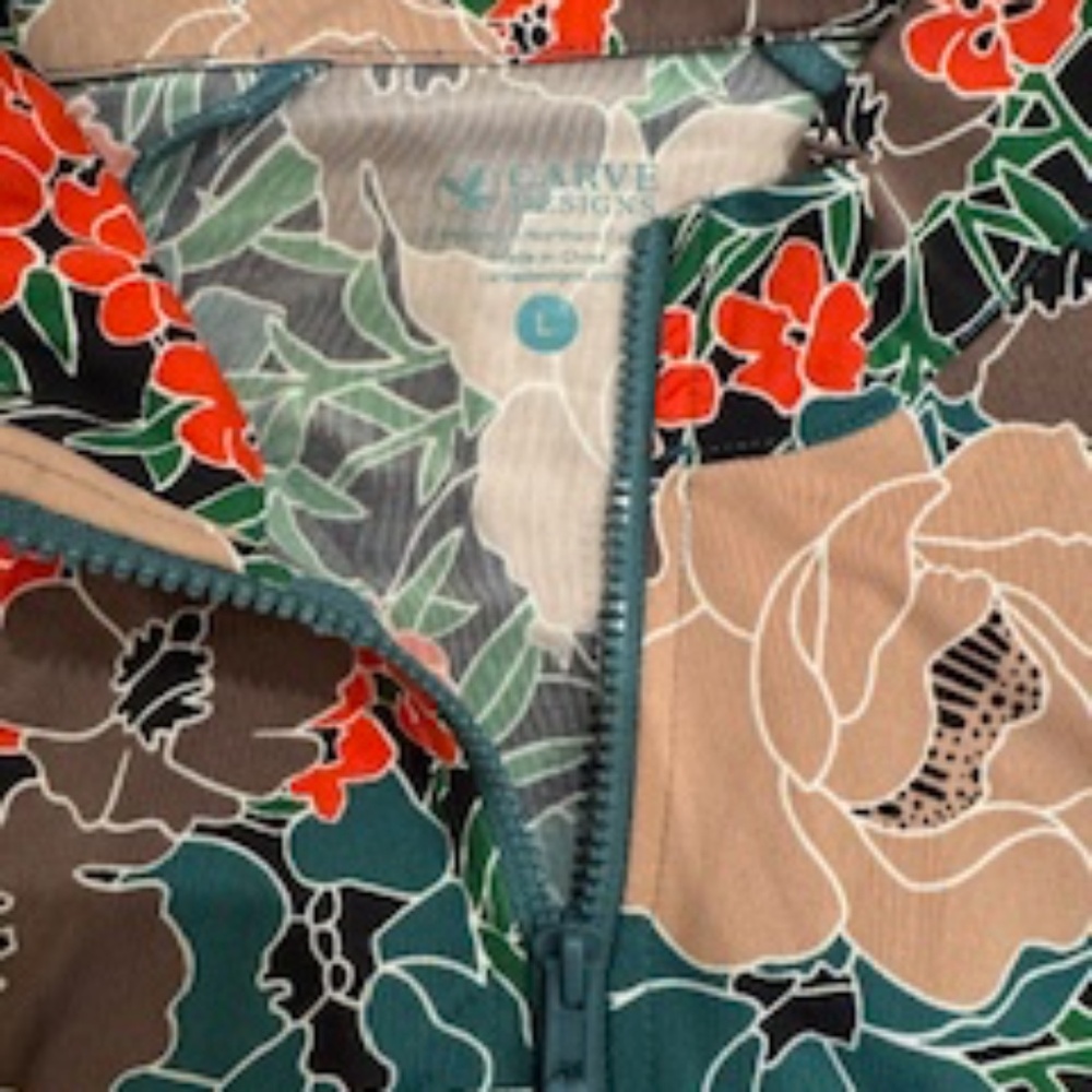 NEW WITH TAGS!  Carve Designs Cruz Long-Sleeve Rashguard in Jardin, Large $60 - Picture 4 of 6